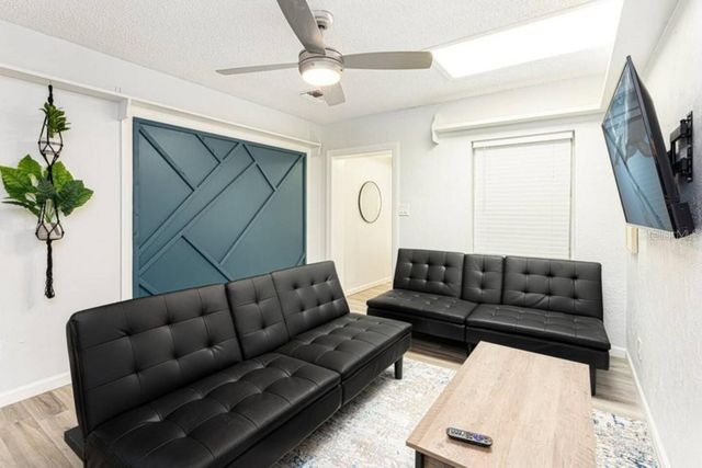 1214 N PINE HILLS ROAD, Orlando, FL 32808