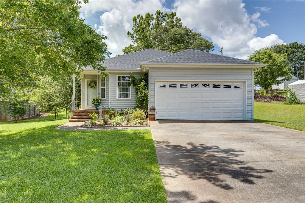 2109 Rolling Green Road, Anderson, SC 29621