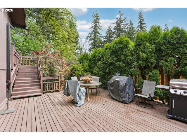 16660 Se VALLEY VIEW Rd, Milwaukie, OR 97267