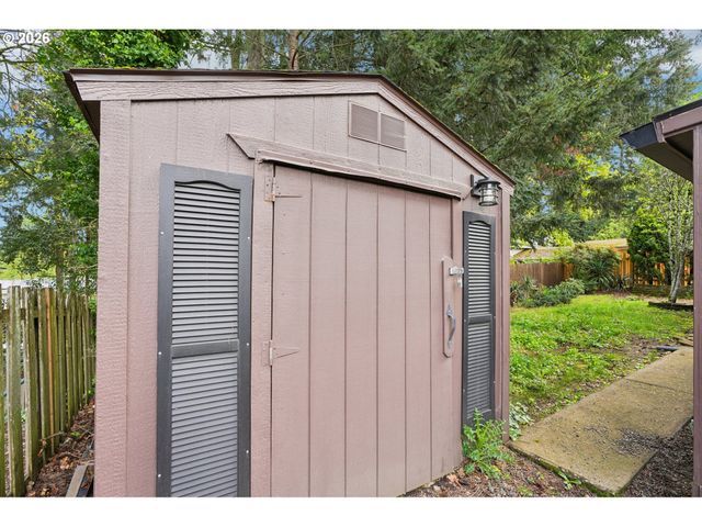 16660 Se VALLEY VIEW Rd, Milwaukie, OR 97267