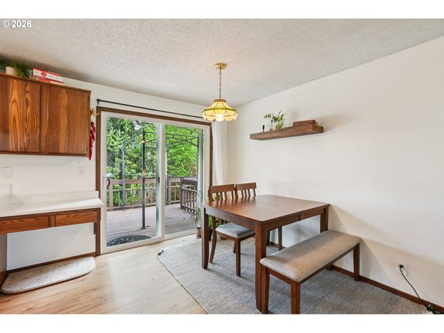 16660 Se VALLEY VIEW Rd, Milwaukie, OR 97267