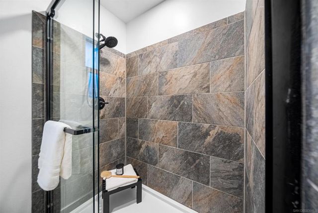 460 Las Brisas Dr, Escondido, CA 92027