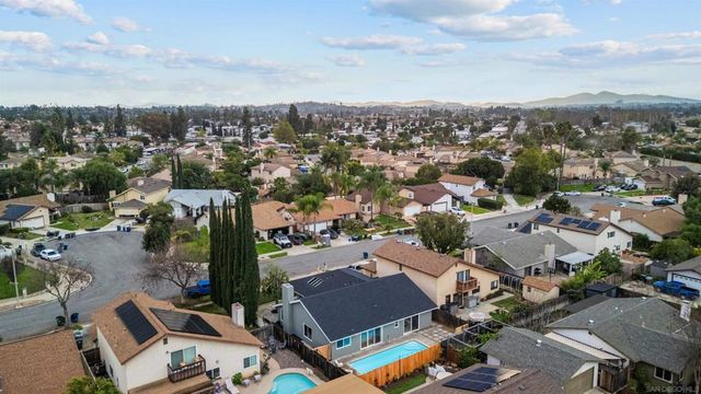 460 Las Brisas Dr, Escondido, CA 92027