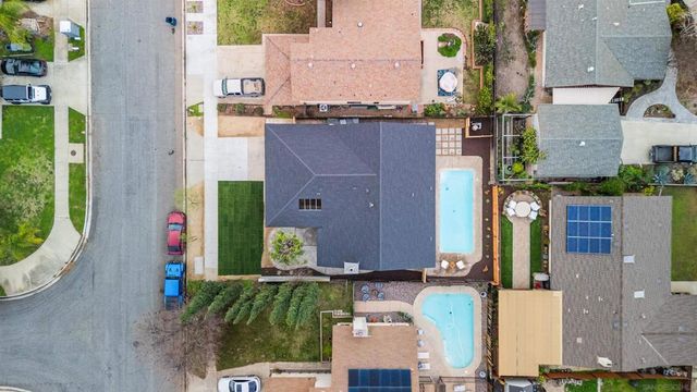 460 Las Brisas Dr, Escondido, CA 92027