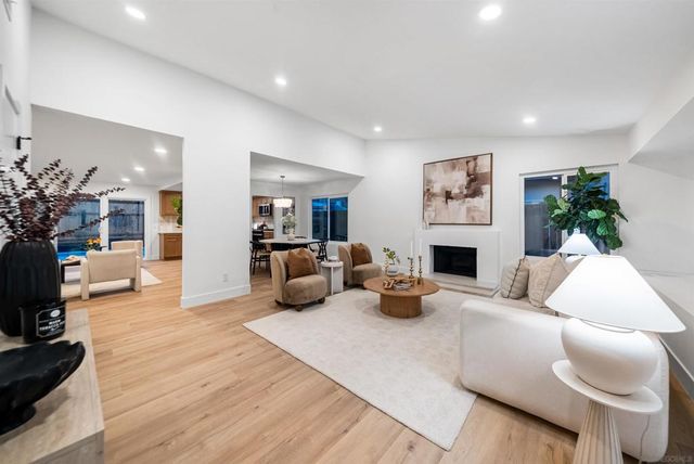 460 Las Brisas Dr, Escondido, CA 92027