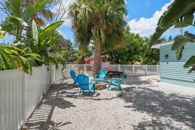 932 HIGHLAND AVENUE, Dunedin, FL 34698