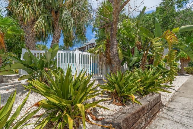 932 HIGHLAND AVENUE, Dunedin, FL 34698