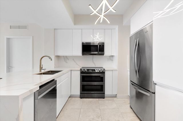 2821 N Ocean Blvd 902S, Fort Lauderdale, FL 33308