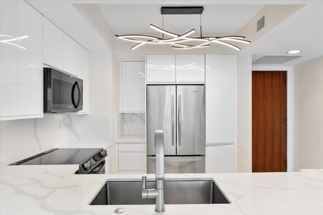 2821 N Ocean Blvd 902S, Fort Lauderdale, FL 33308