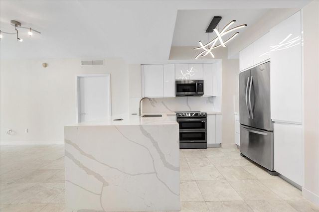 2821 N Ocean Blvd 902S, Fort Lauderdale, FL 33308