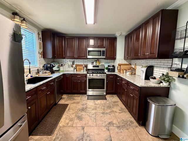 124 NORTH MALL, Trussville, AL 35173