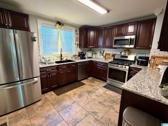 124 NORTH MALL, Trussville, AL 35173