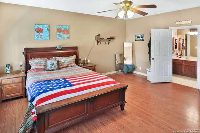 1561 COUNTY ROAD 320, Floresville, TX 78114