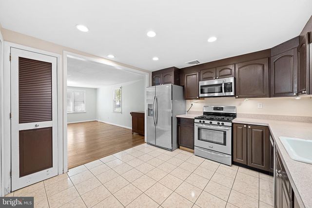 1203 WEDGEWOOD RD, Flourtown, PA 19031
