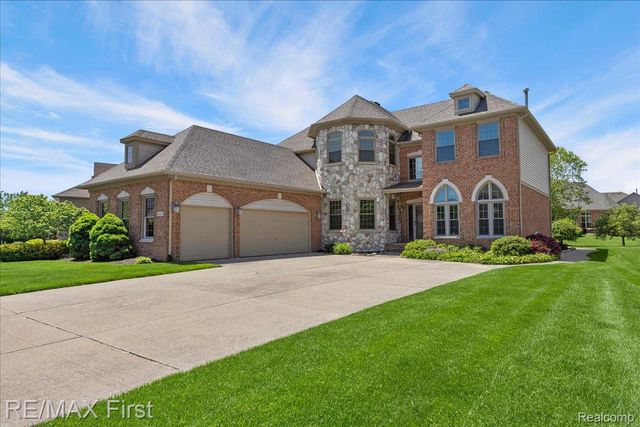48241 Century Drive, Macomb Township, MI 48044