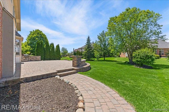 48241 Century Drive, Macomb Township, MI 48044
