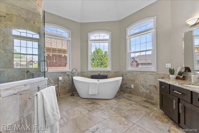 48241 Century Drive, Macomb Township, MI 48044