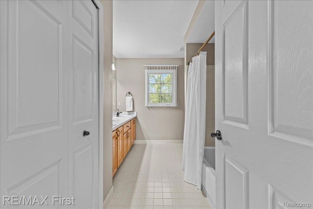 48241 Century Drive, Macomb Township, MI 48044