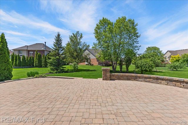 48241 Century Drive, Macomb Township, MI 48044