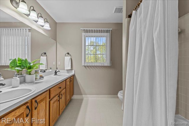 48241 Century Drive, Macomb Township, MI 48044