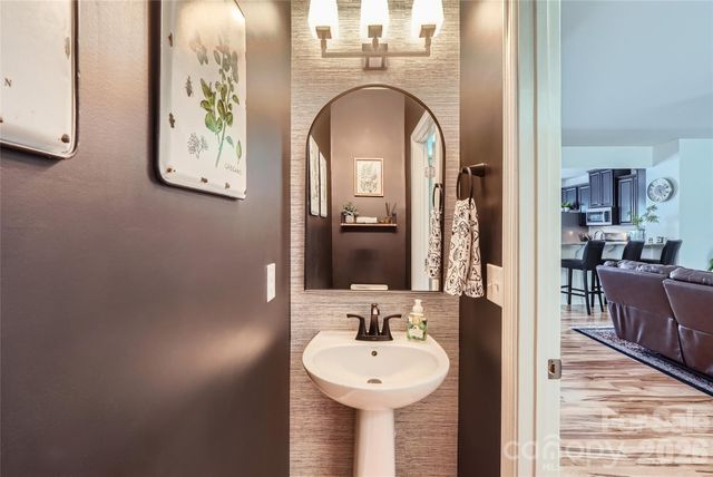 1727 Evergreen Drive, Charlotte, NC 28208