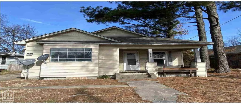 1308 W Huntington Avenue W, Jonesboro, AR 72401