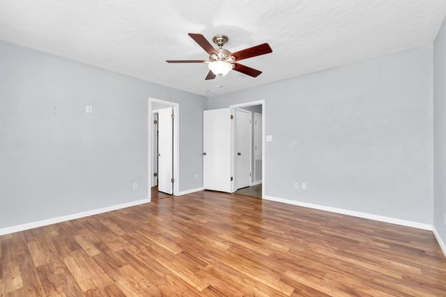 13406 Splintered Oak Drive, Houston, TX 77065