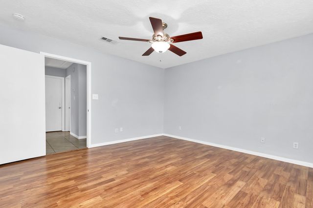 13406 Splintered Oak Drive, Houston, TX 77065