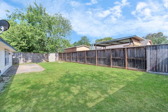 13406 Splintered Oak Drive, Houston, TX 77065