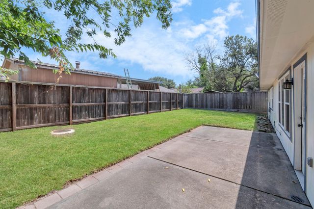 13406 Splintered Oak Drive, Houston, TX 77065