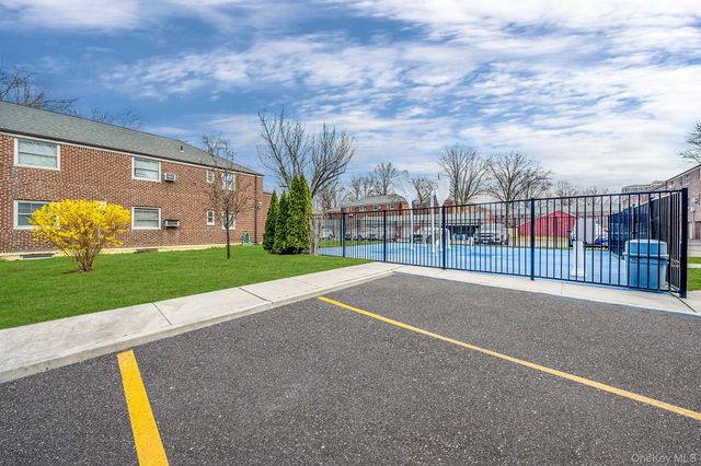 251-54 61st Avenue 1162, Little Neck, NY 11362