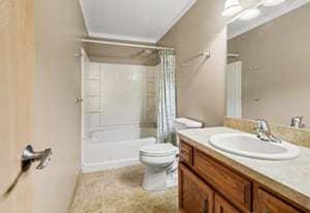 6810 Hadrian Drive, Joliet, IL 60431