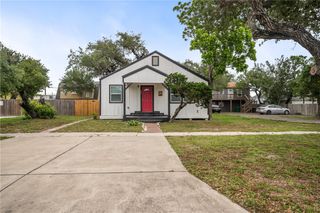 131 S Rife St, Aransas Pass, TX 78336