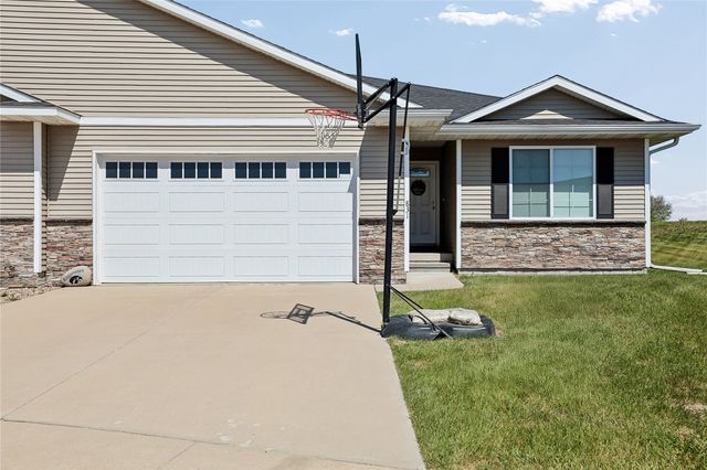 831 Heartland Court, Fairfax, IA 52228