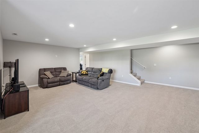 831 Heartland Court, Fairfax, IA 52228