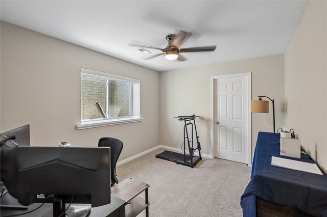 831 Heartland Court, Fairfax, IA 52228