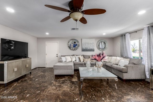 6625 W SWEETWATER Avenue, Glendale, AZ 85304