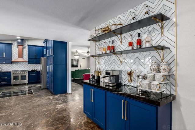 6625 W SWEETWATER Avenue, Glendale, AZ 85304