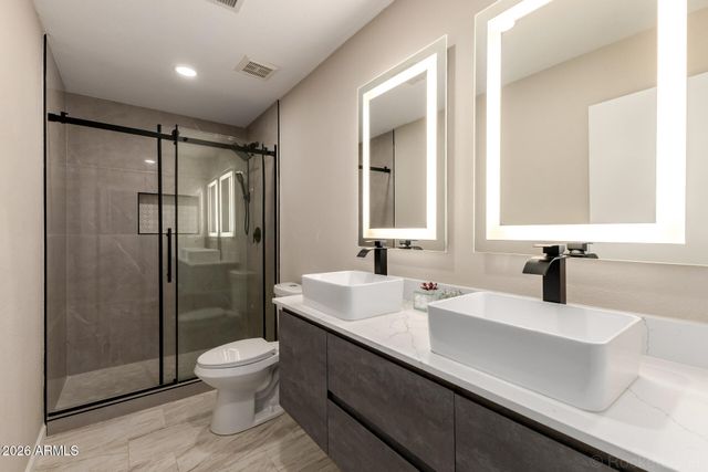 6625 W SWEETWATER Avenue, Glendale, AZ 85304