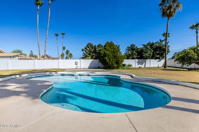 6625 W SWEETWATER Avenue, Glendale, AZ 85304