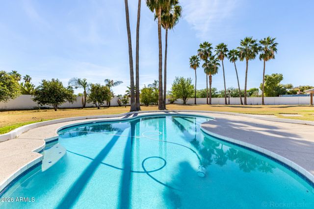 6625 W SWEETWATER Avenue, Glendale, AZ 85304