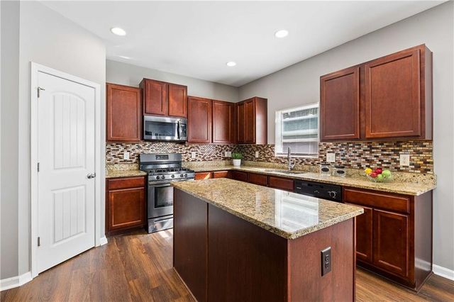 78 Valley Brook Court, Dallas, GA 30132