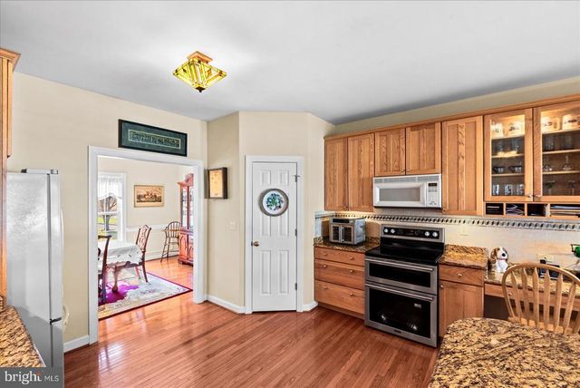 8032 MEADOWLAND DR, Locust Grove, VA 22508