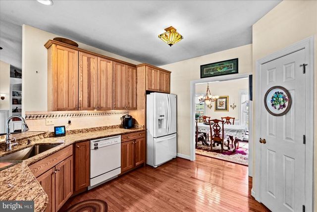 8032 MEADOWLAND DR, Locust Grove, VA 22508