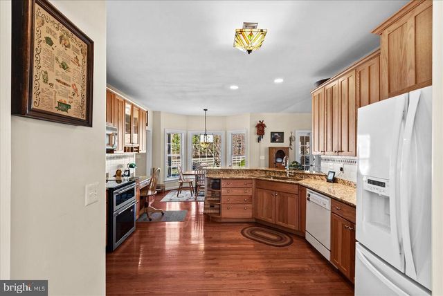 8032 MEADOWLAND DR, Locust Grove, VA 22508