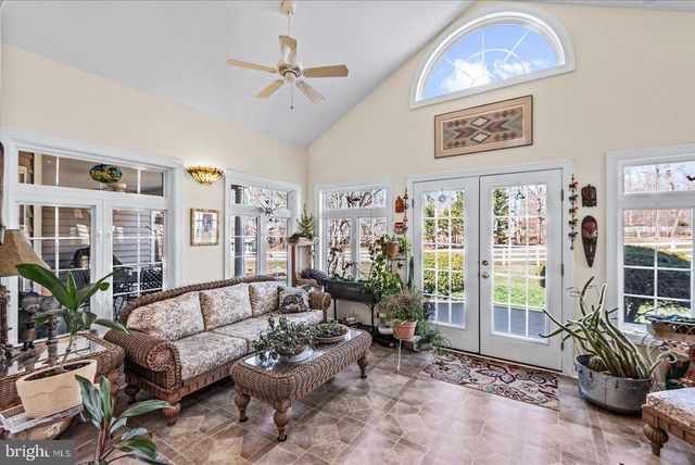 8032 MEADOWLAND DR, Locust Grove, VA 22508