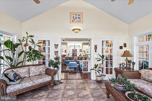 8032 MEADOWLAND DR, Locust Grove, VA 22508