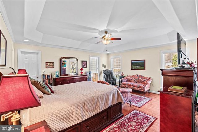 8032 MEADOWLAND DR, Locust Grove, VA 22508