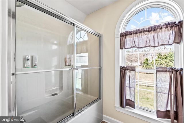 8032 MEADOWLAND DR, Locust Grove, VA 22508