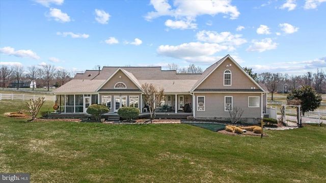 8032 MEADOWLAND DR, Locust Grove, VA 22508